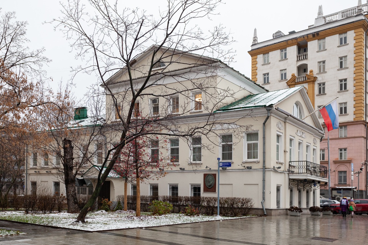 Особняк Новинский бульвар, 17 - аренда помещения г.Москва, м. Смоленская